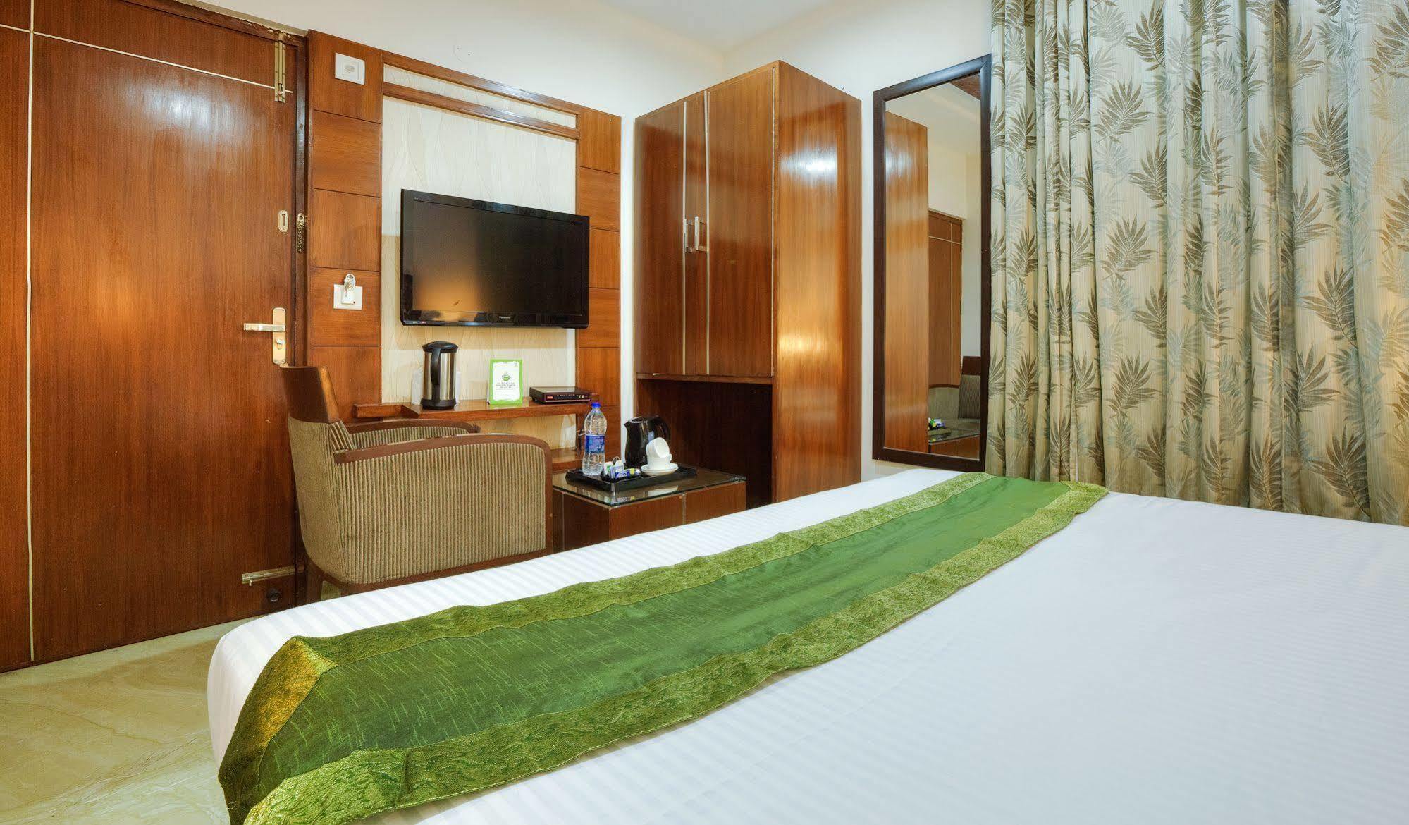 Mint Hotel Chandigarh Ngoại thất bức ảnh